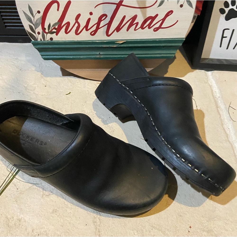 Dockers 8.5 Women’s Genuine Leather Shoes Clogs